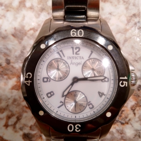 INVICTA Angel Watch